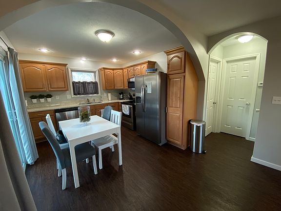 4th image of 2309 Edward Dr
