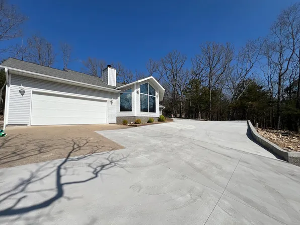 160 Regency Cove Dr, Lake Ozark, MO 65049
