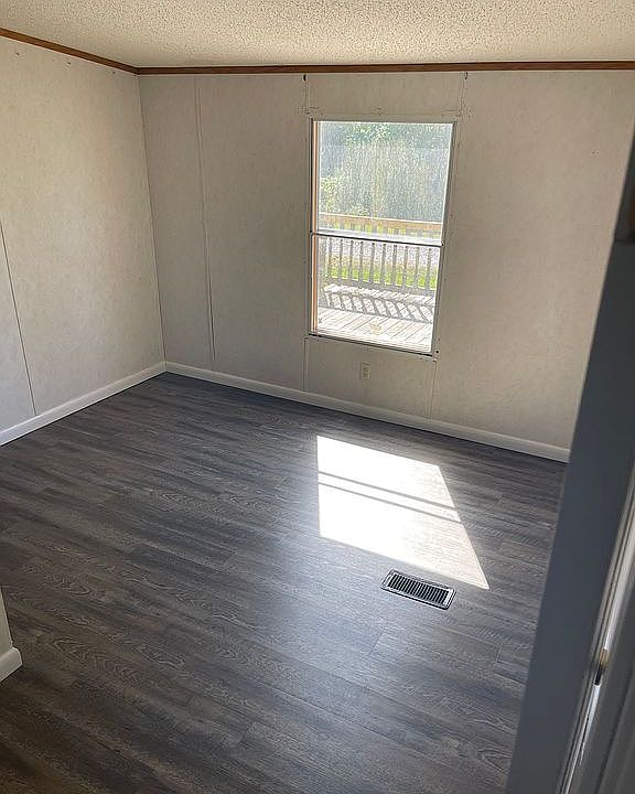 1st image of 112 Do Lou Rd