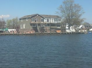 1 Sea Breeze Rd, Massapequa, NY 11758