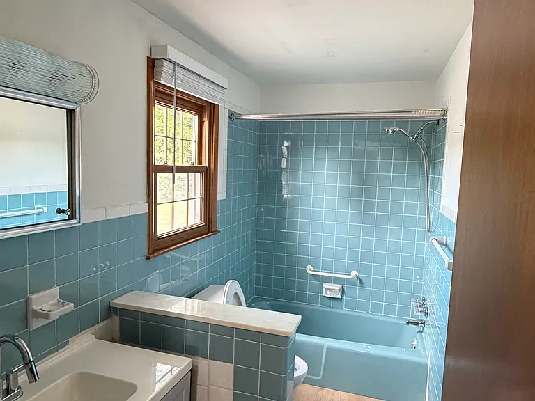 Upstairs Bathroom with Tub shower