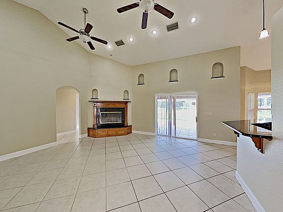 5th image of 19727 Sabal St