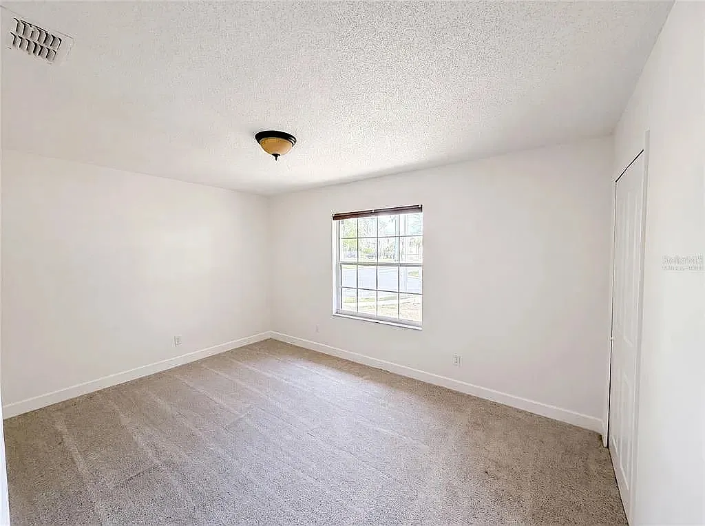 4 bed, 1868 sqft, $2,200 — Photo 3