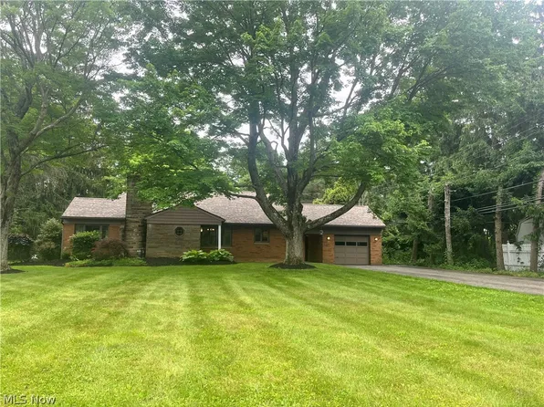 858 Fairview Pl, Alliance, OH 44601