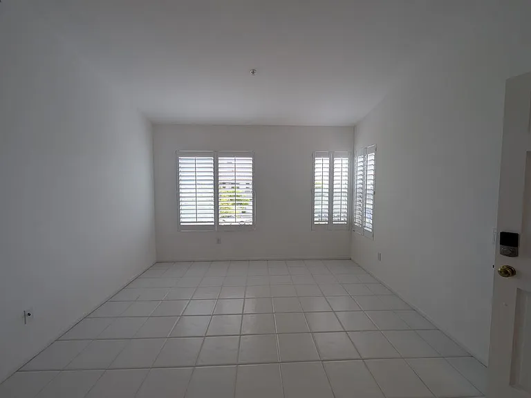 154 California Ct — Photo 7