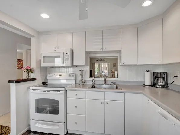 2152 NE 1st Way #101, Boynton Beach, FL 33435