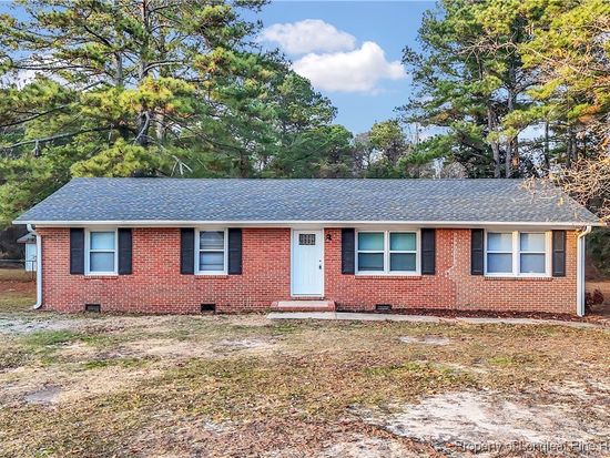 4604 Sterling St, Fayetteville, NC 28306