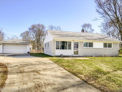4912 Sundale Dr, Clarkston, MI, 48346