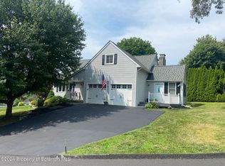 157 Edgewood Dr E, Clarks Summit, PA 18411