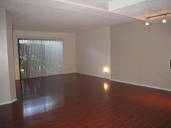 4th image of 6590 Hazeltine Ave #309