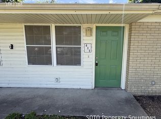 411 W Commercial St, Charleston, MO 63834