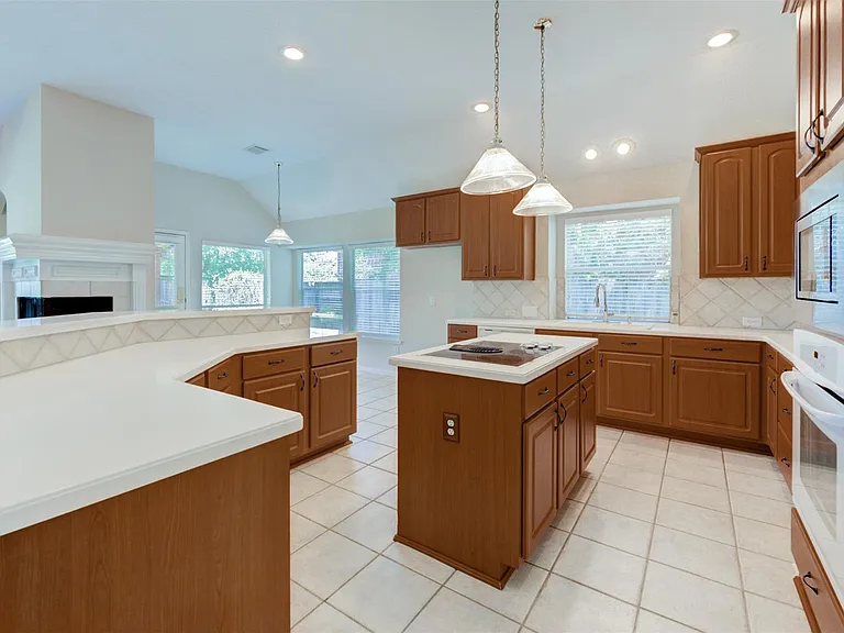 9026 Robinhoods Well Dr — Photo 10