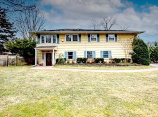 1 Cliftwood Dr, Huntington, NY 11743
