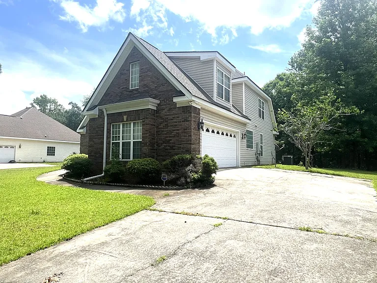 136 Joycliff Cir — Photo 2