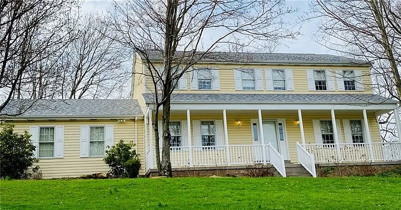 100 Hickory Dr photo 1