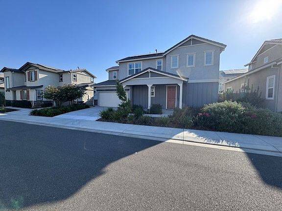 3rd image of 619 Dahlia Dr