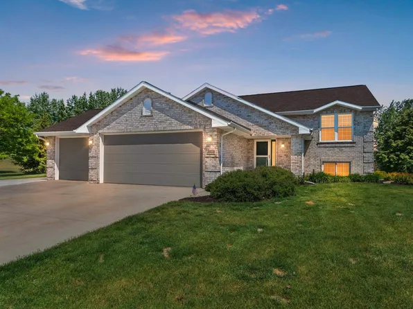 3054 Seafarer Way, Suamico, WI 54173
