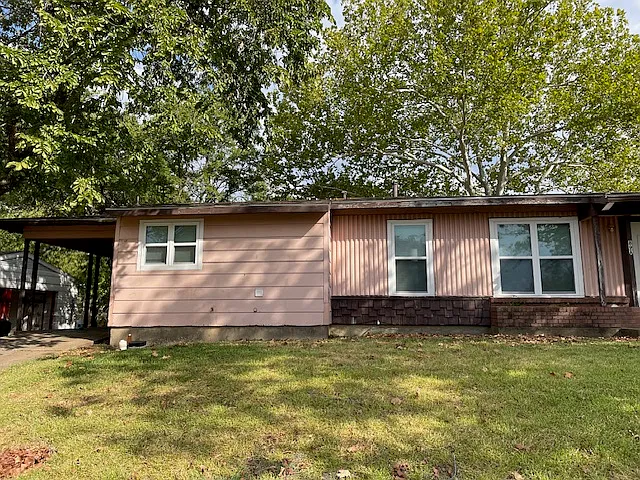 2 bed, $900 — Photo 1
