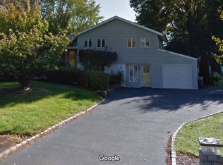 17 Dougal Ln, East Northport, NY 11731