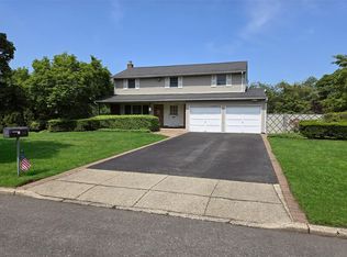 54 Longstreet Dr, Lake Grove, NY 11755