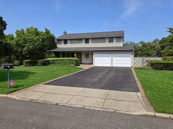 54 Longstreet Drive, Lake Grove, NY 11755