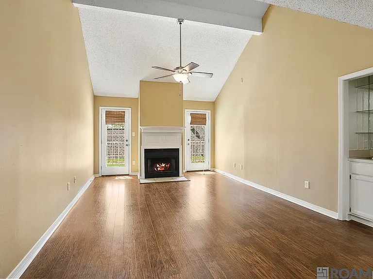 8500 Bluebonnet Blvd #22 — Photo 1