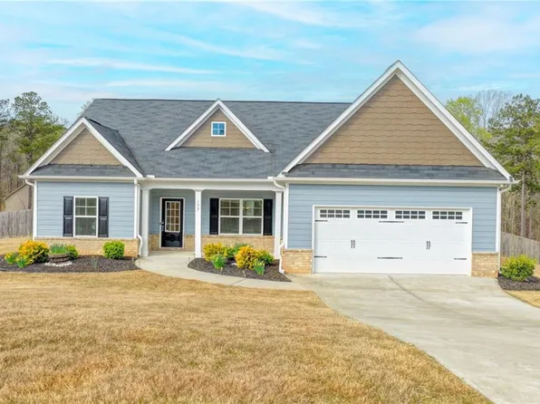 122 Moriah Woods Dr, Auburn, GA 30011