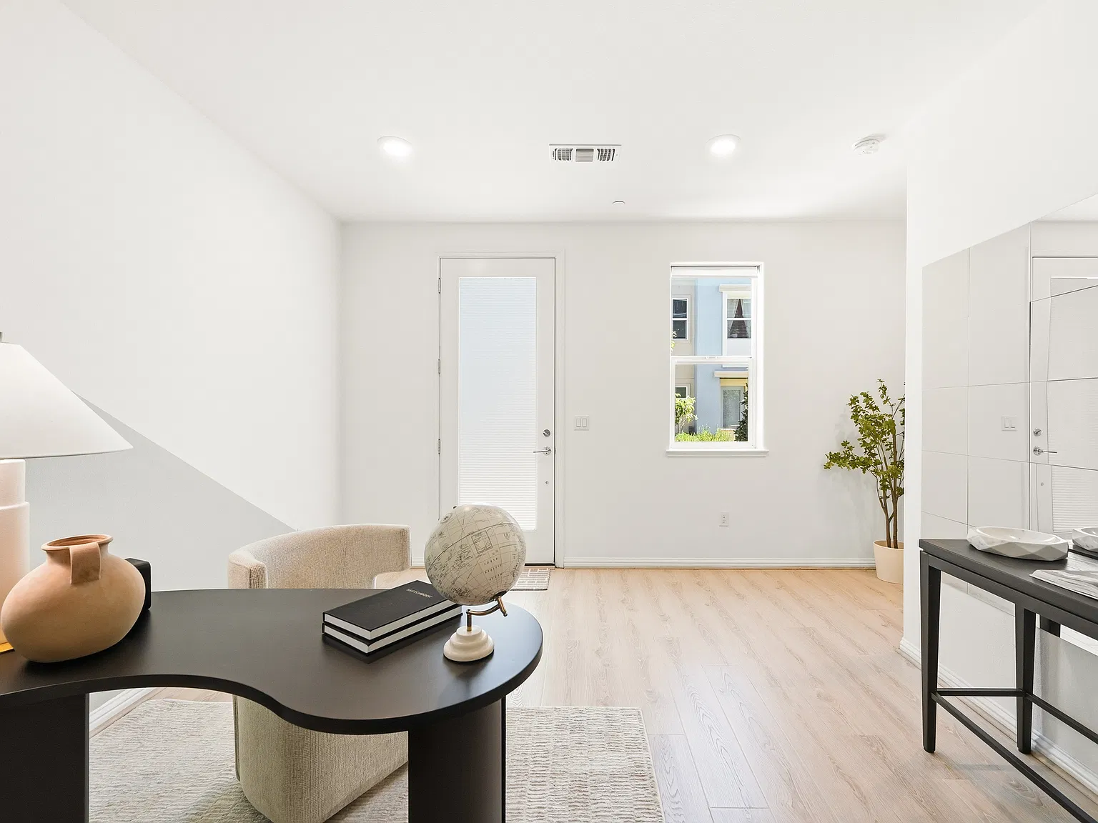 3 bed, 3.5 bath, 1895 sqft, $5,000 — Photo 4