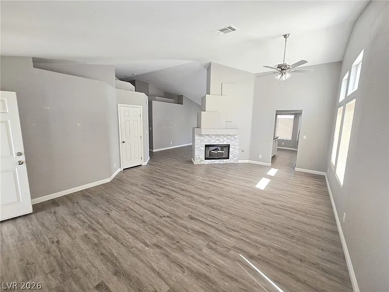 6230 Alkaid Ave — Photo 2