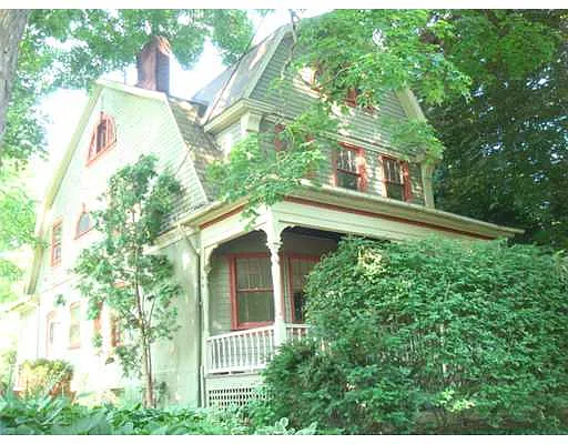 226 Bank St photo 1
