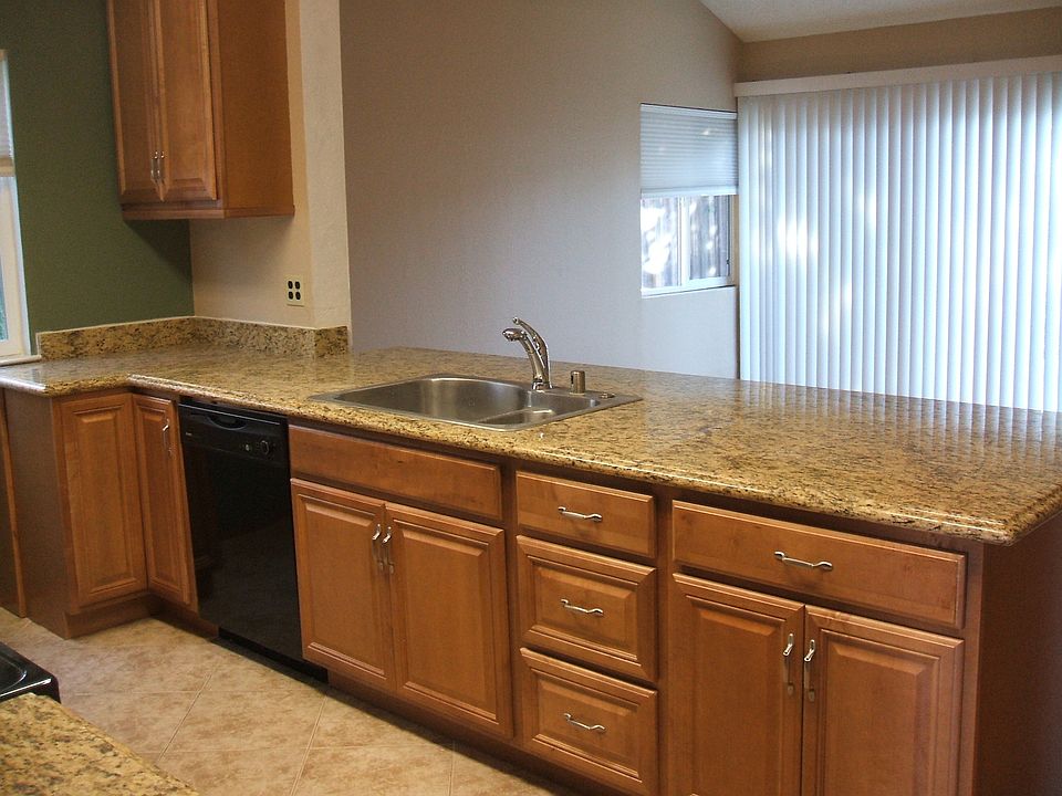 2nd image of 3057 Surry Pl