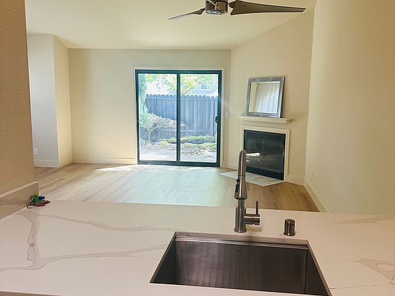 5th image of 138 Golden Gate Cir