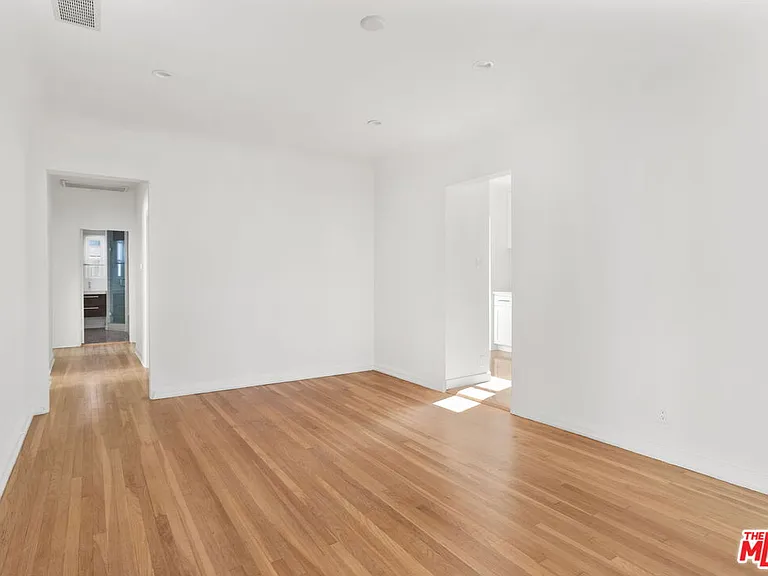 826 S Holt Ave — Photo 7
