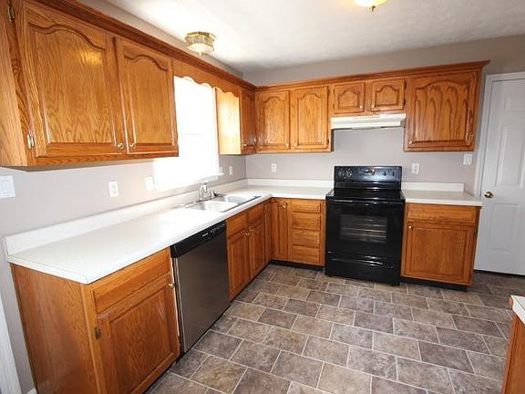 3rd image of 106 Wood Glenn Way