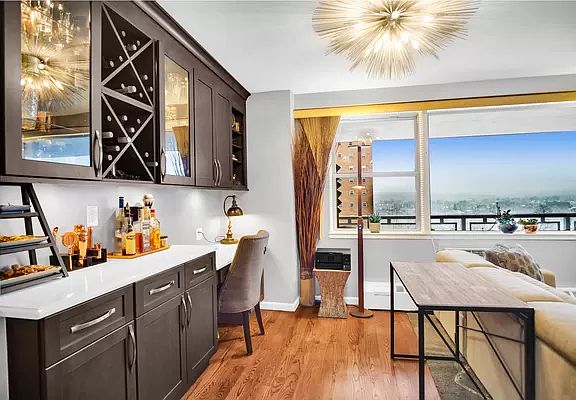 4th image of 5800 Arlington Ave APT 8W