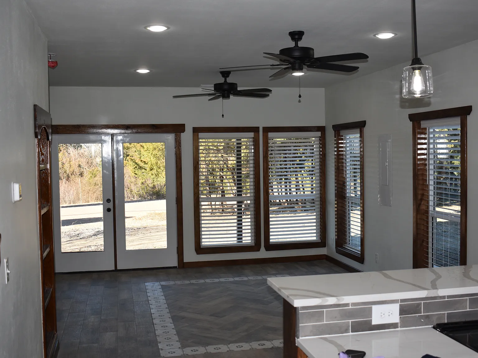 2 bed, 1400 sqft, $2,080 — Photo 4