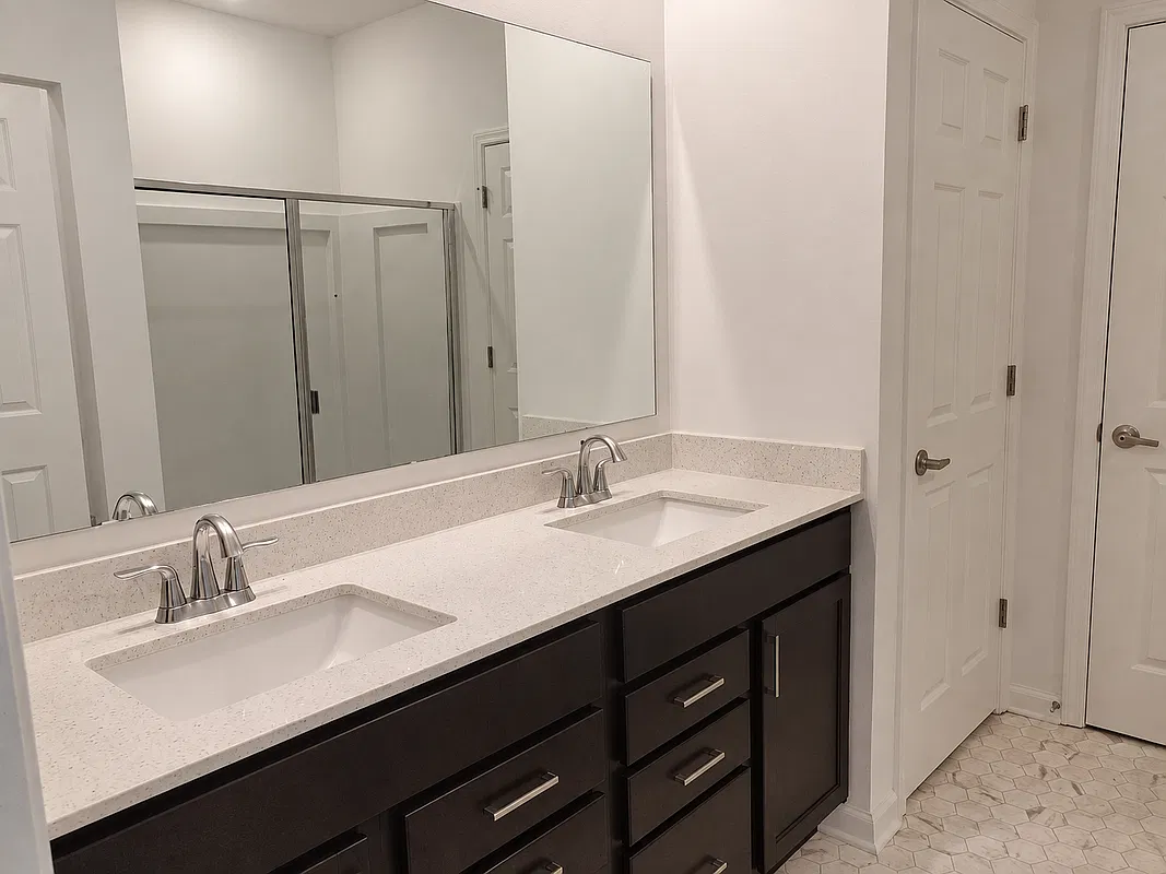 3 bed, 2.0 bath, 1768 sqft, $2,150 — Photo 3