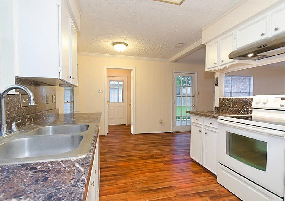 1st image of 12302 Dorrance Ln