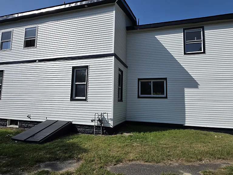 301 N Genoa Ave — Photo 8