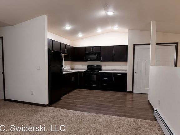 5th image of 1906 N Hume Ave #9