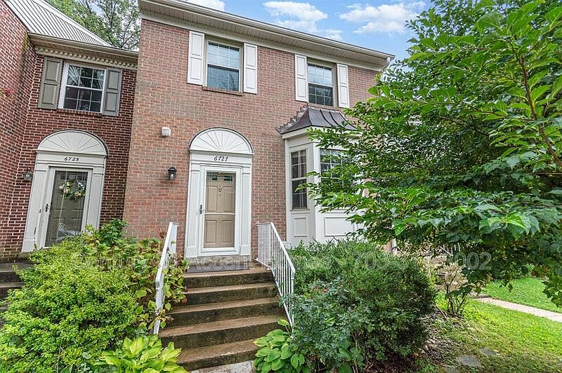 1st image of 6727 Sunset Woods Ct