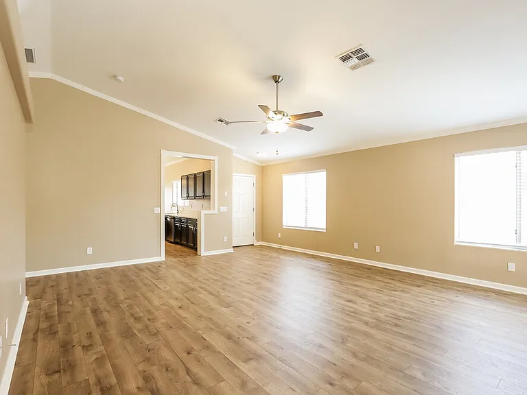 2030 S 100th Ln — Photo 5