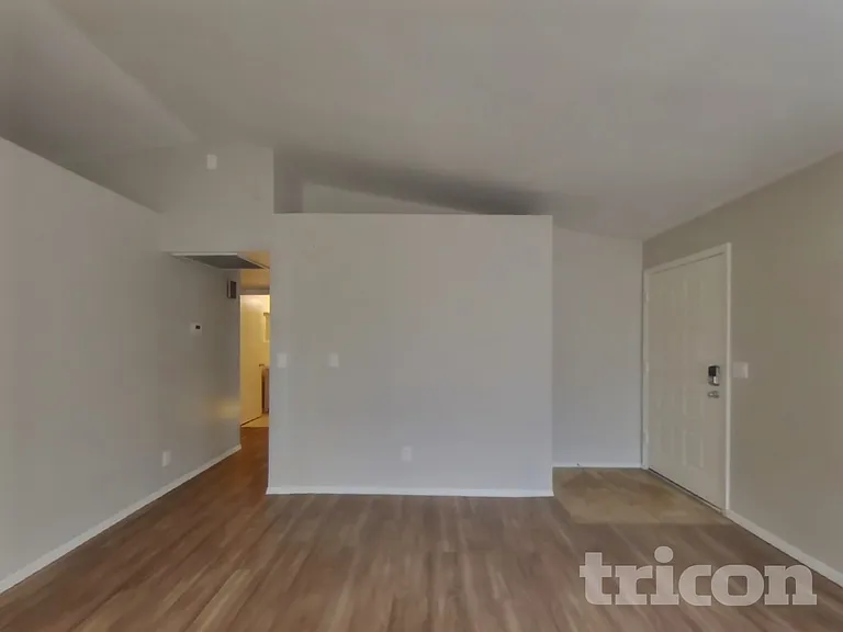 630 E Jensen St #122 — Photo 4