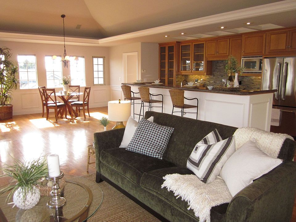 2nd image of 490 Ardath Dr