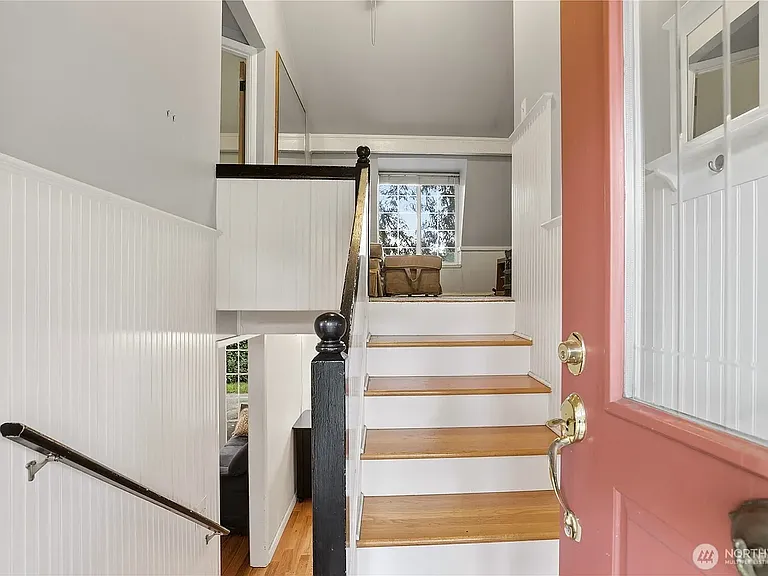 12404 NE 6th Pl — Photo 1