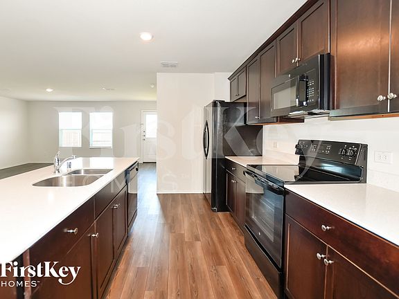 5th image of 608 Autumnwood Way