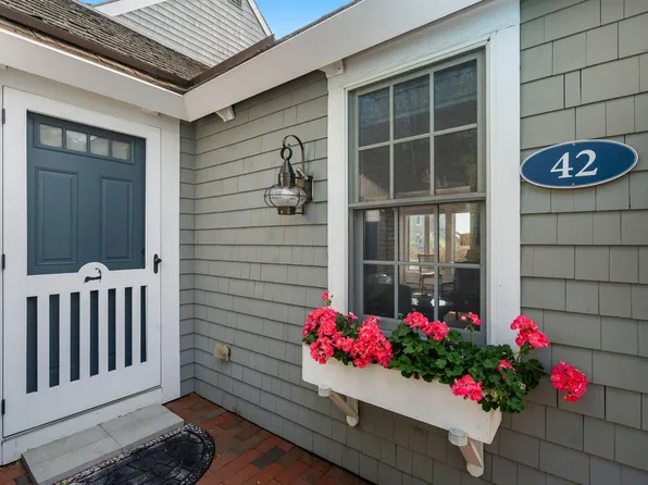 42 Landmark Avenue, Mashpee, MA 02649