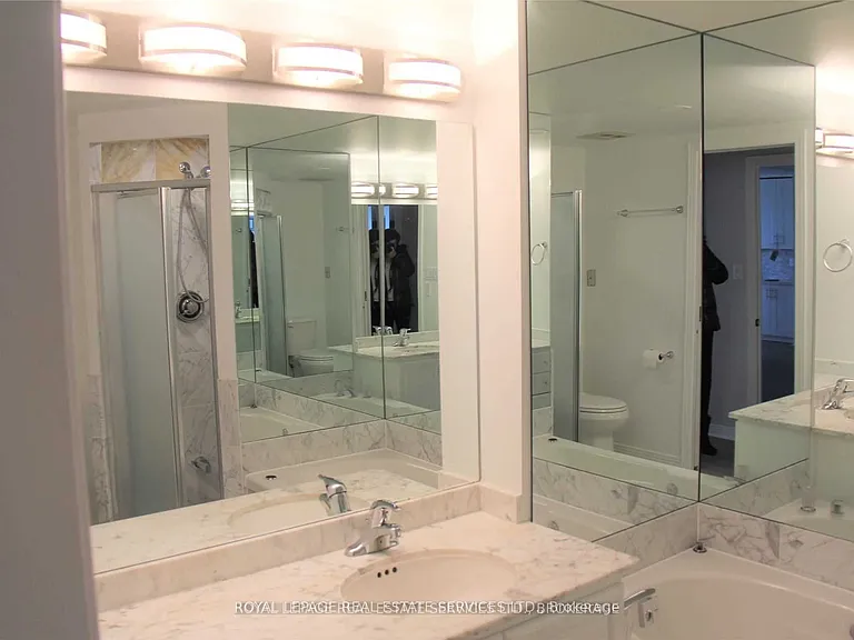 1 Aberfoyle Cres #1109 — Photo 25