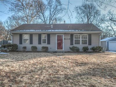 7129 Craig St, Overland Park, KS, 66204