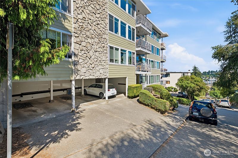 2nd image of 3600 25th Avenue W